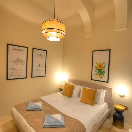 Stylish & Traditional 1 Bedroom Ddem1-1 Apartment