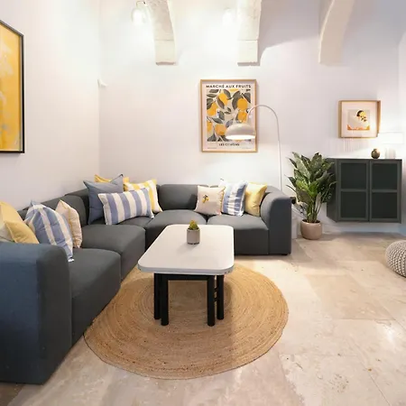 Stylish & Traditional 1 Bedroom Ddem1-1 Valletta